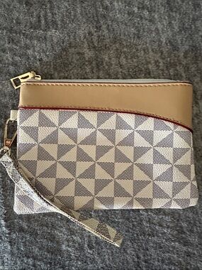 Wristlet Unbranded NWOT